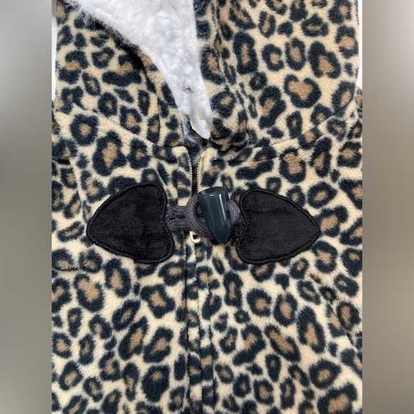 Girls Crazy 8 size 6-12 months black and brown leopard print winter body suite. - Picture 4 of 5